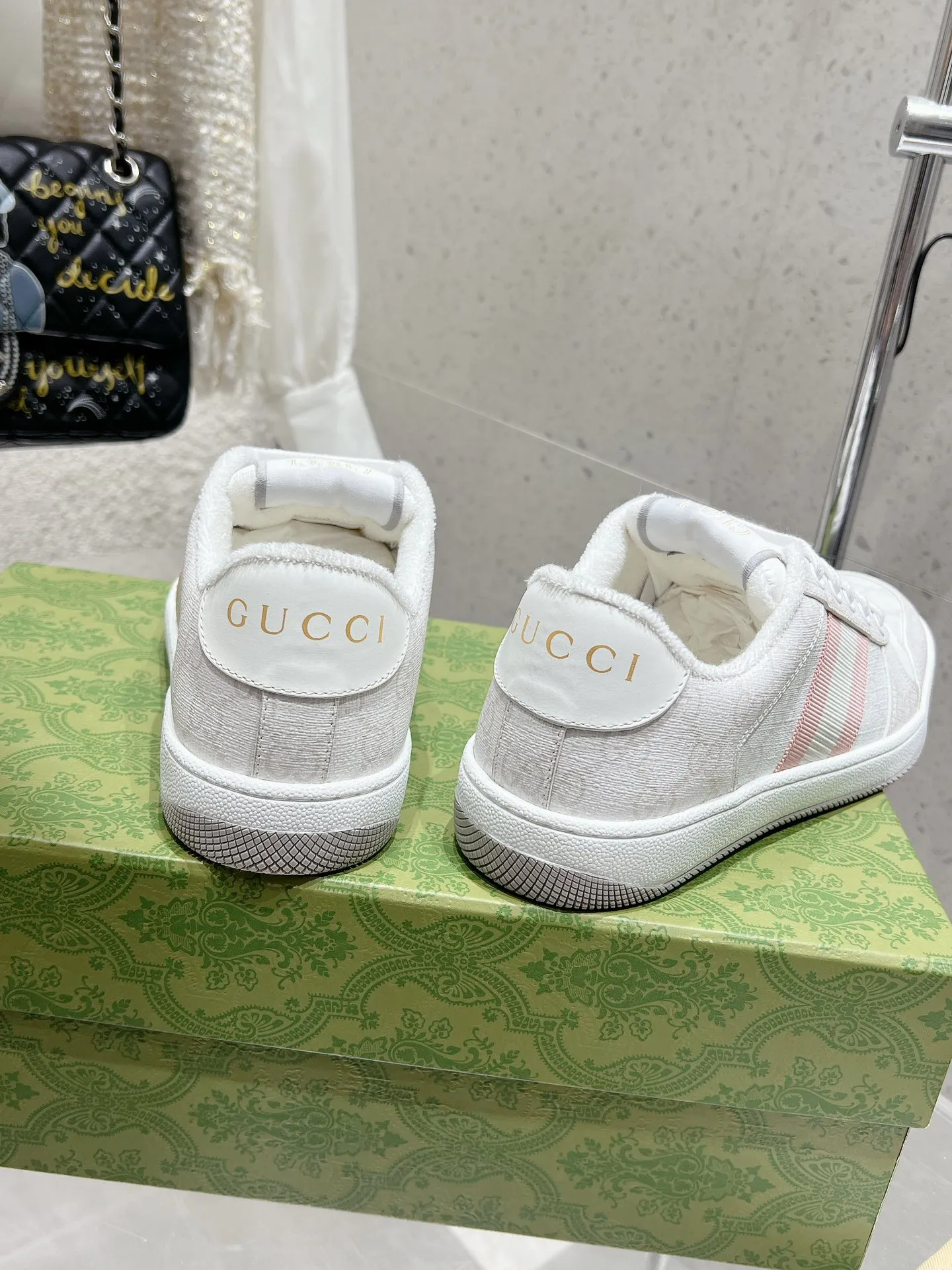 👟👟Ex-factory price 480👟👟 Long-term availability Gucci Gucci New Screener series Couple style Chubby Bread shoes Small dirty shoes Fatty Double G Casual sneakers Original purchase Development Original purchase Development Delivery counter exquisite packaging Fabric: Original imported cowhide + double G fabric Lining: Original customized breathable terry velvet lining Sole: Original molded TPU outsole Size: Women's 35-40 / Men's 39-45 (Female 34, Men 38 can be customized)